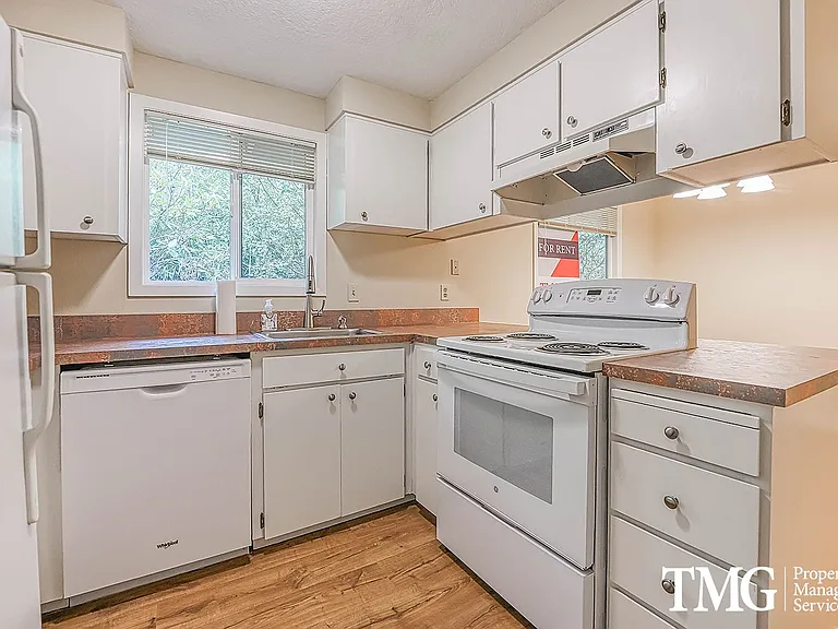 5223 SW 62nd Ave — Photo 1