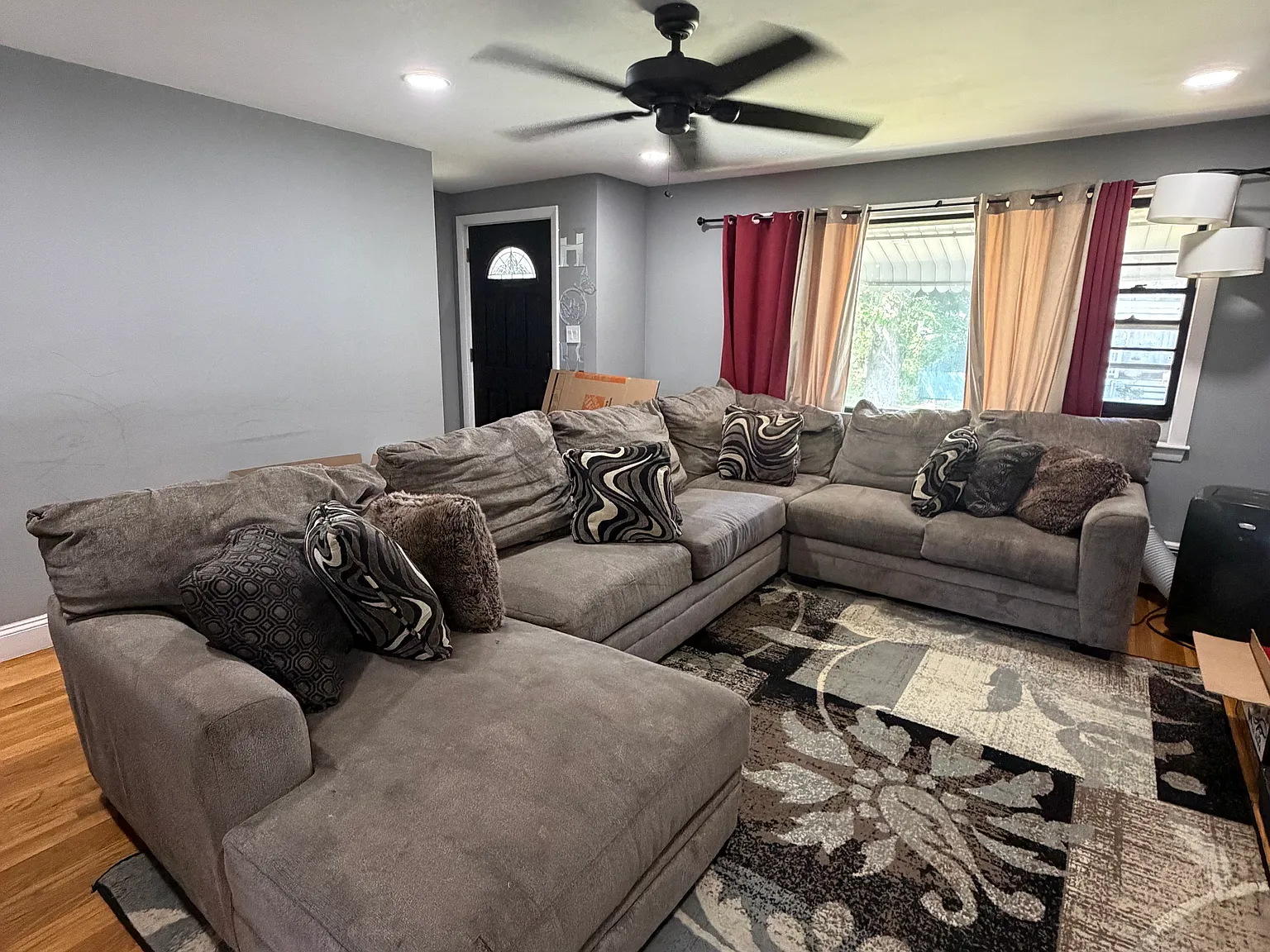 3 bed, 1120 sqft, $4,500 — Photo 2