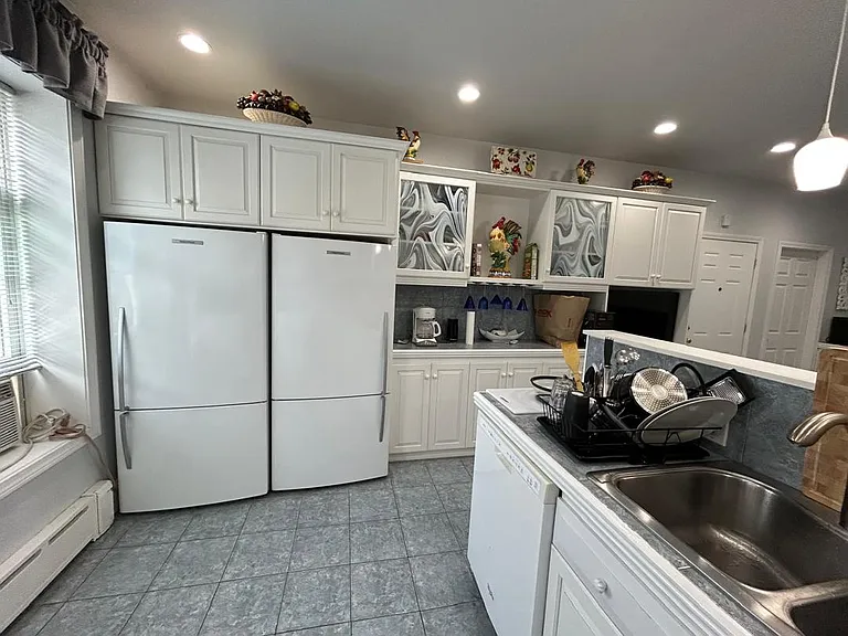 188 Maverick St — Photo 8
