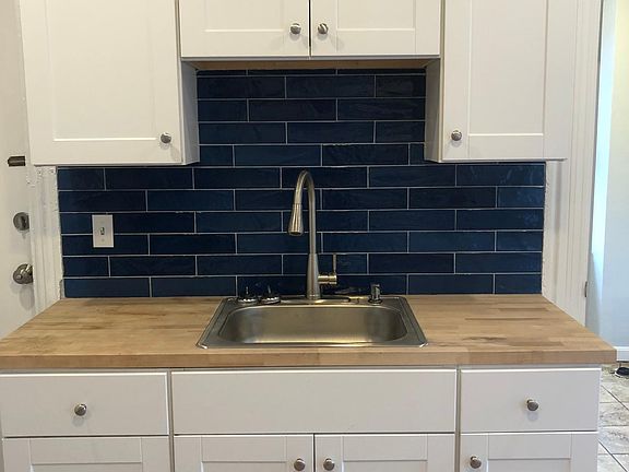 2nd image of 136 Courtland St #1