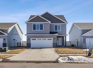 6064 58th St S, Fargo, ND 58104