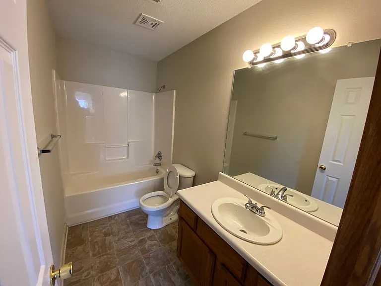 4457 S Dodge Ave — Photo 8