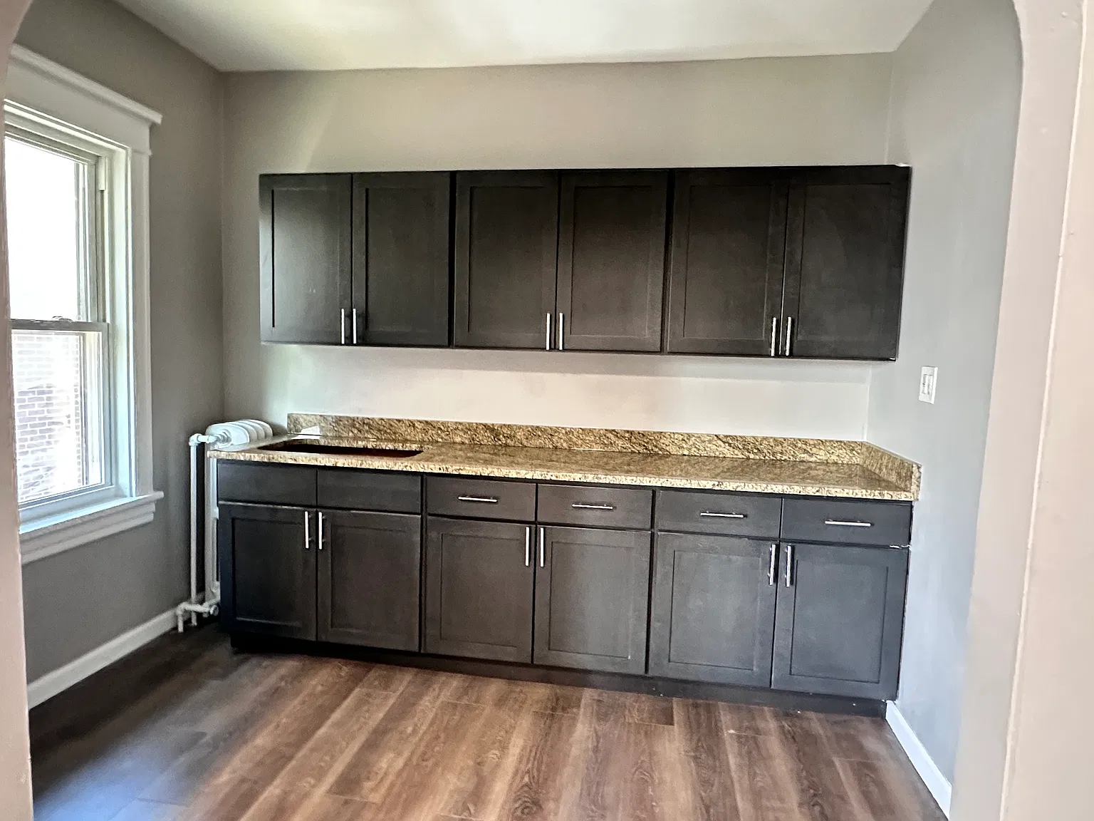 3 bed, 1200 sqft, $2,000 — Photo 2