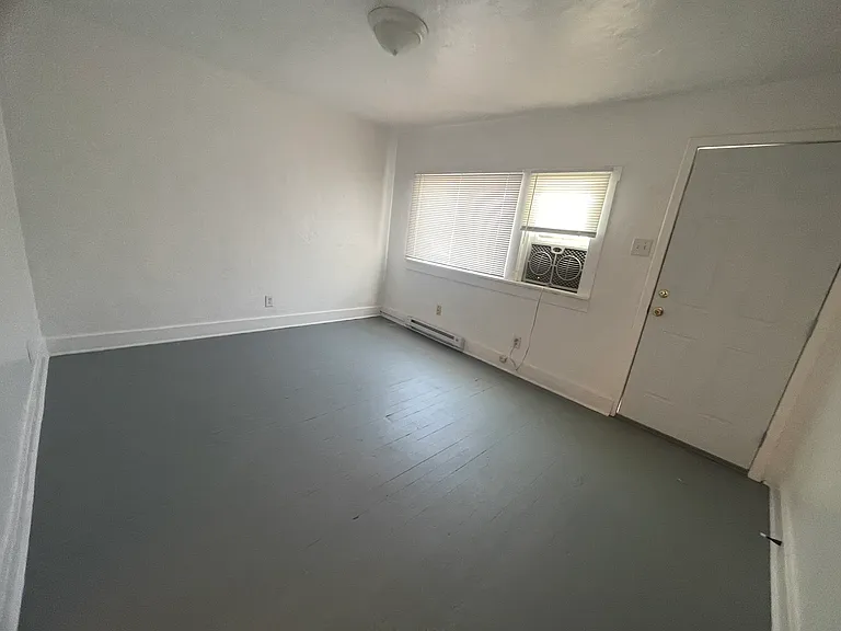 212 Cornell Dr SE #B — Photo 2