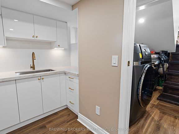 4th image of 134 Fulton Ave