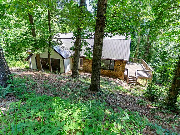 2nd image of 1645 Faircrest Dr