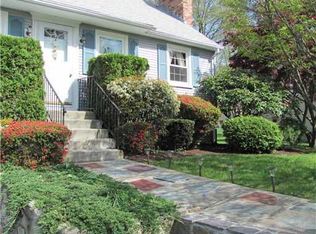 16 Birchtree Dr, Johnston, RI 02919