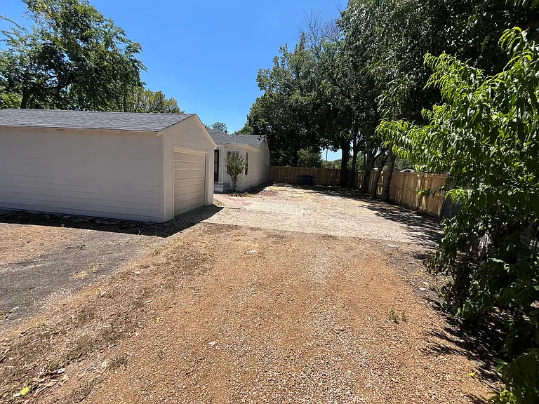 10638 Newcombe Dr — Photo 22