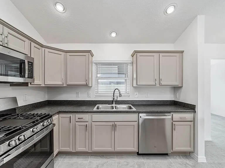 Contemporary kitchen with premium gas range