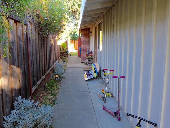 3rd image of 10540 Gascoigne Dr
