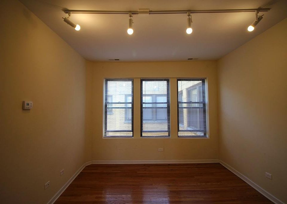 1st image of 4750 N Sacramento Ave