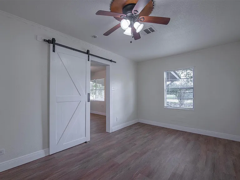 5206 Avenue M — Photo 15
