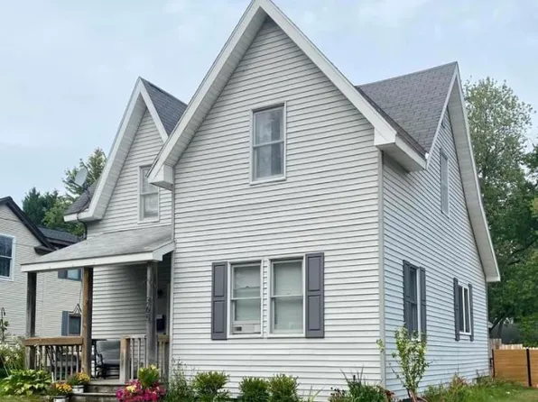 265 Grove St, Coopersville, MI 49404