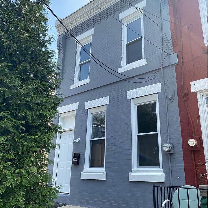 1st image of 3042 Clifford St