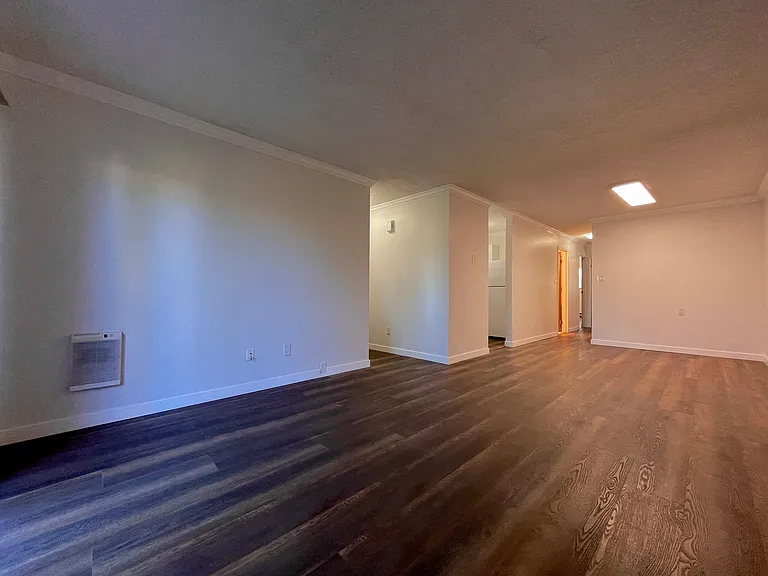 10580 Holly Park Ln #10580 — Photo 5