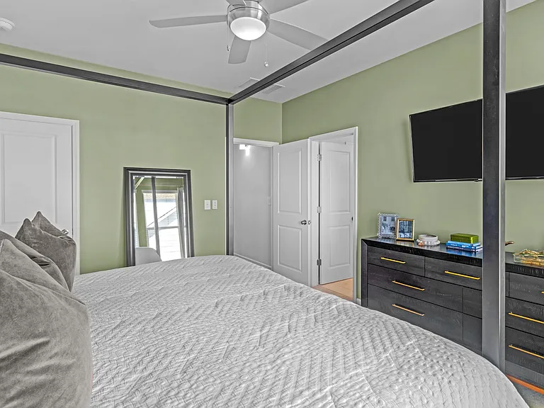 2211 Statesville Ave — Photo 15