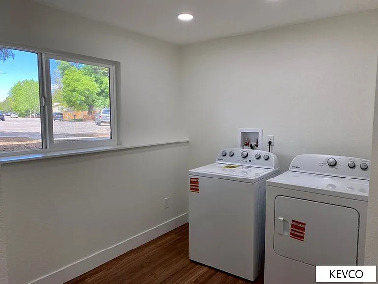 2401 Evergreen Dr — Photo 28