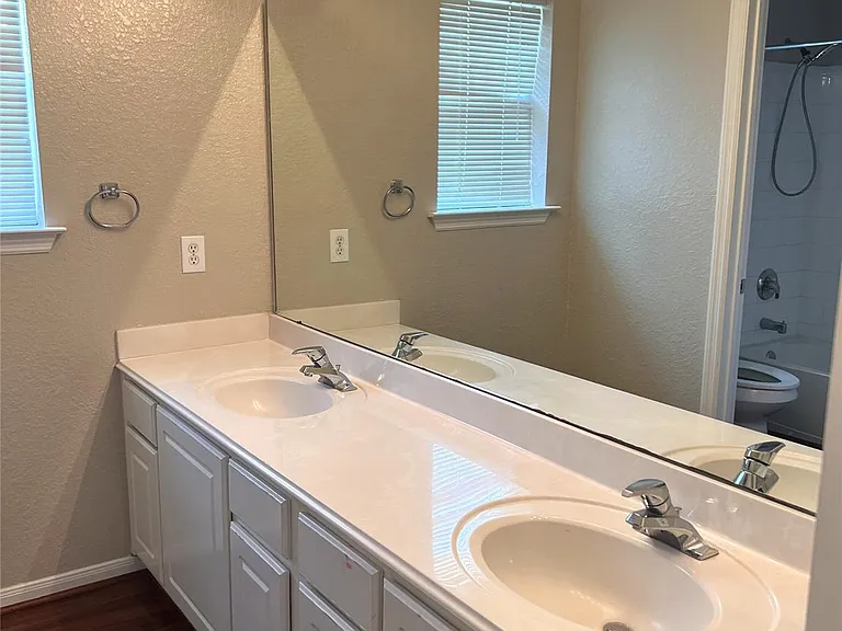 14210 Meadow Estates Ln — Photo 17
