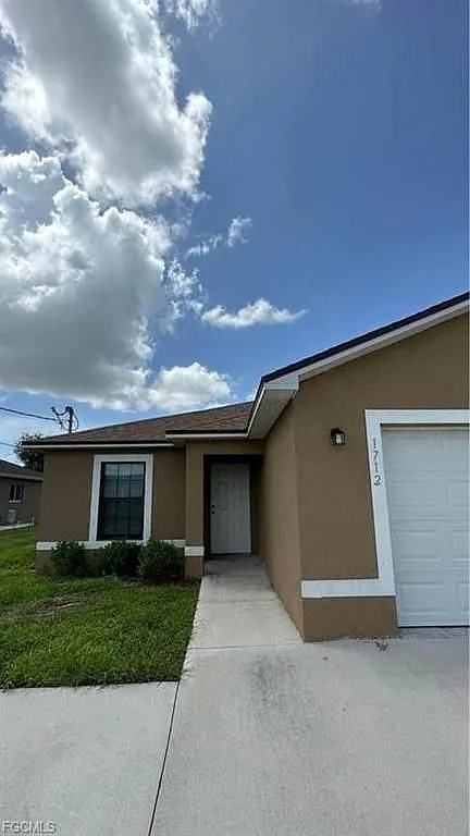 3 bed, 2.0 bath, 1200 sqft, $1,585 — Photo 2