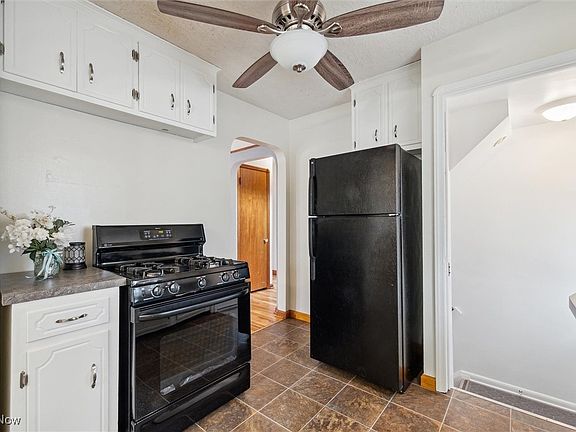 5th image of 6107 Orchard Ave