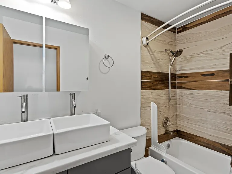 Hallway guest bath with double sink