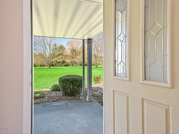3rd image of 1454 Maiden Ln