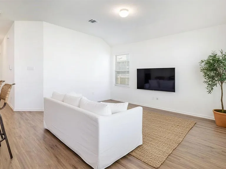 21416 Bird Wing Dr — Photo 8