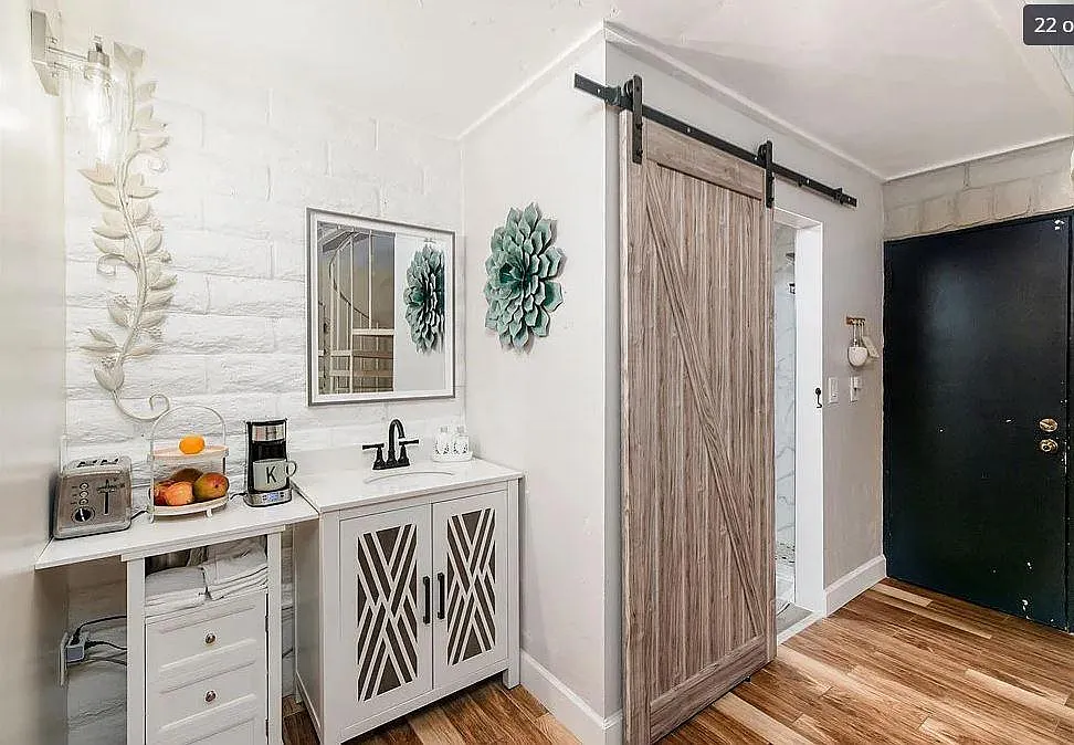 26138 Jesmond Dene Rd — Photo 3