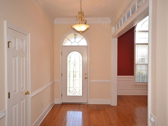 5th image of 892 Woody Hill Cir