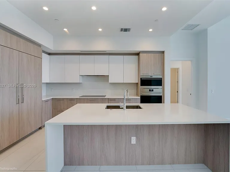 153 N Seabreeze Blvd #4 — Photo 14