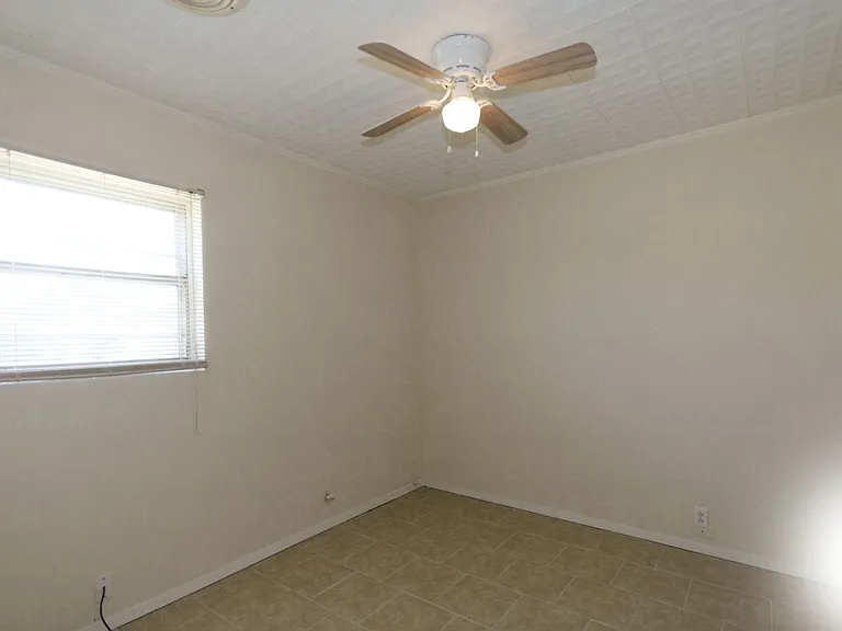 4422 Bowie St — Photo 7