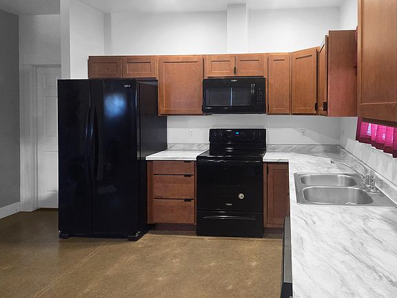 5th image of 250 Weare St