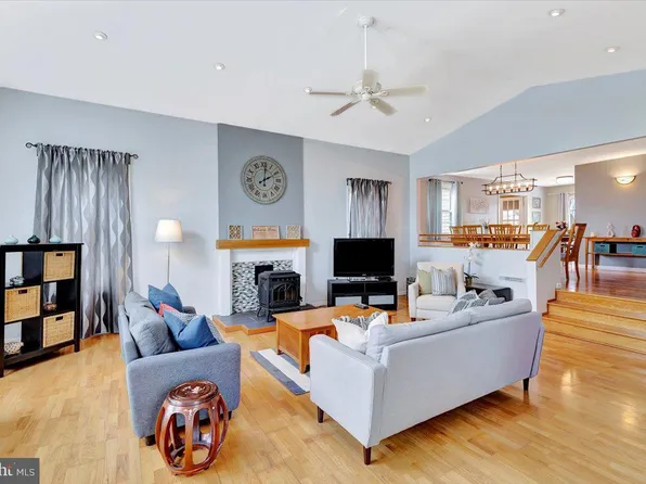 303 Oak Lane Ct, Towson, MD 21286