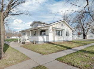 900 Cameo St, Onawa, IA 51040