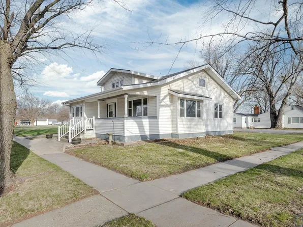 900 Cameo St, Onawa, IA 51040