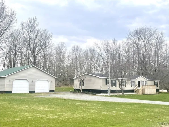 23 Carr Dr, Sandy Creek, NY 13145