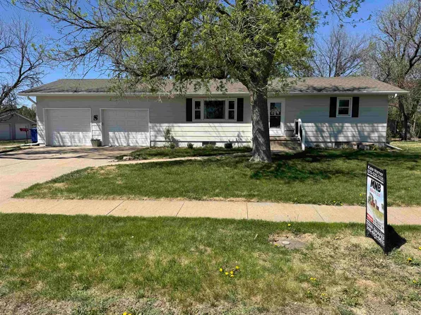 905 4th St, Arapahoe, NE 68922