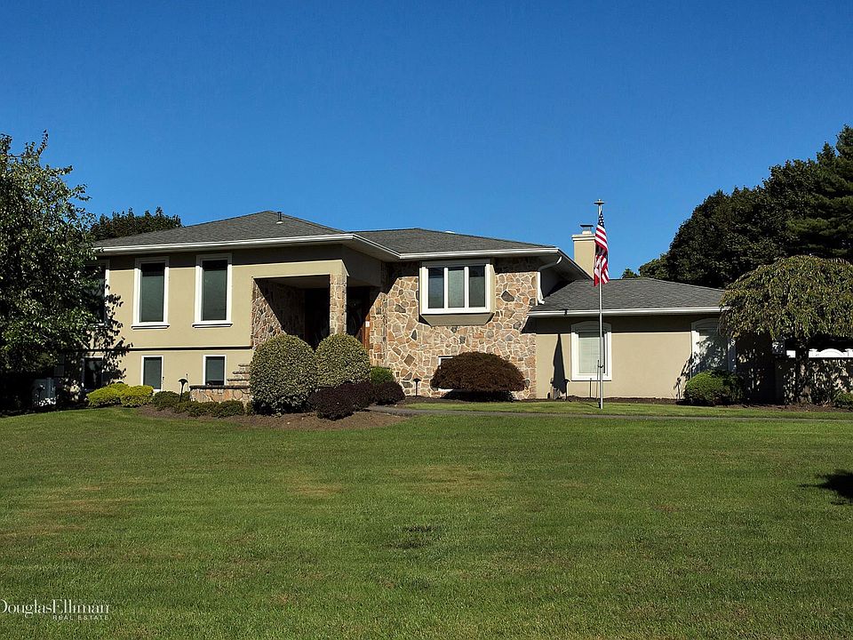 1st image of 82 Yukon Dr