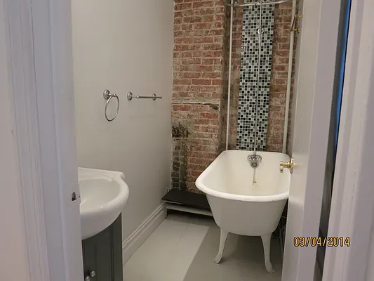 Rented by Manhattan Best Realty, Inc. | media 24