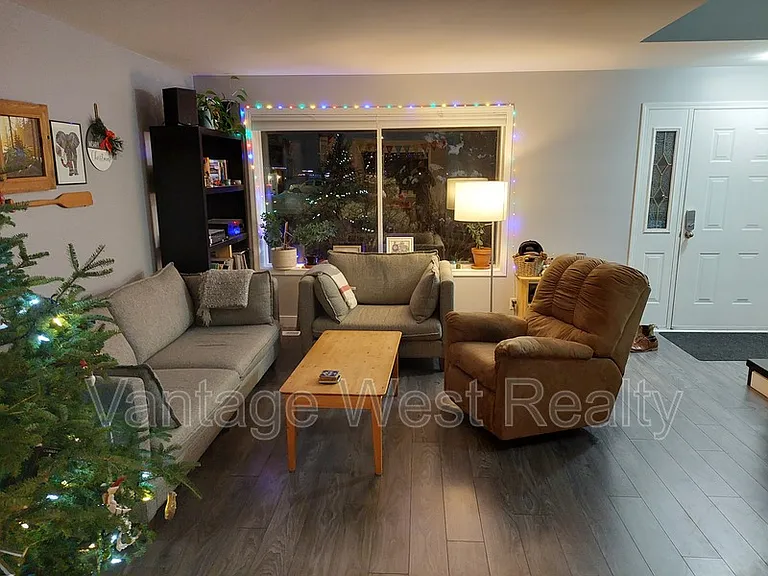 1165 Wintergreen Dr — Photo 6