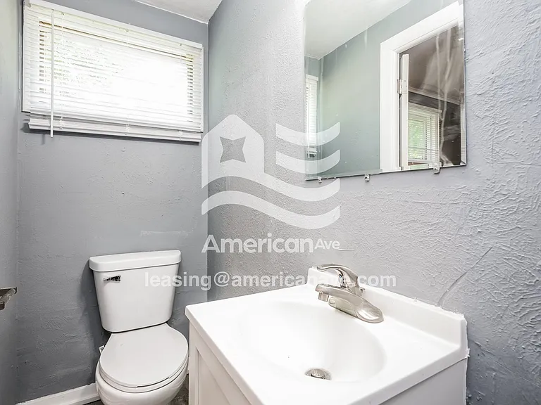 1893455_012_wm_-_bathroom_12877810.jpg