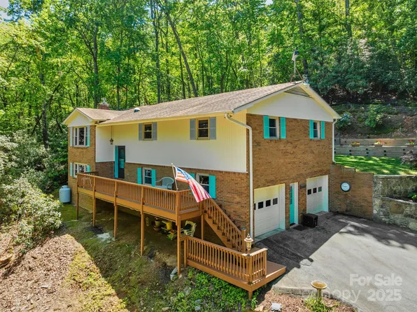 230 Turtle Ln, Hendersonville, NC 28791