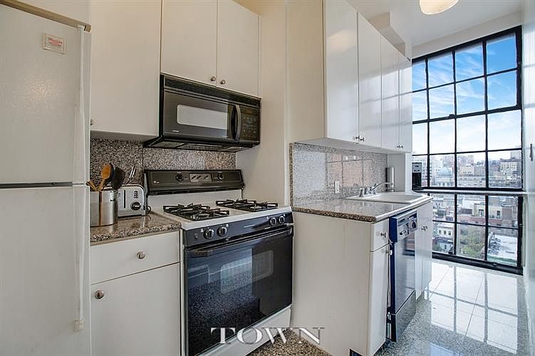 1st image of 157-163 E 72nd St #12D