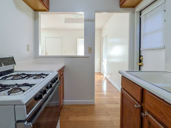 1513-1515 E Broadway