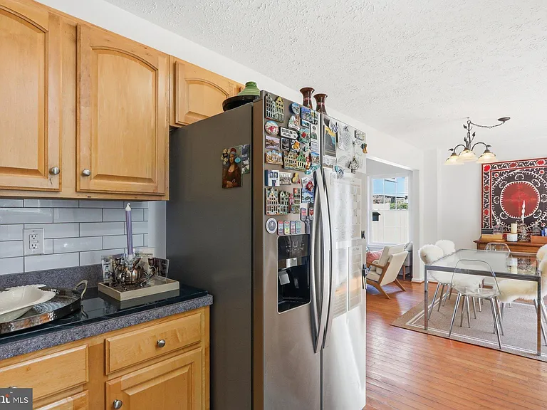 19 Fairview Ave — Photo 18