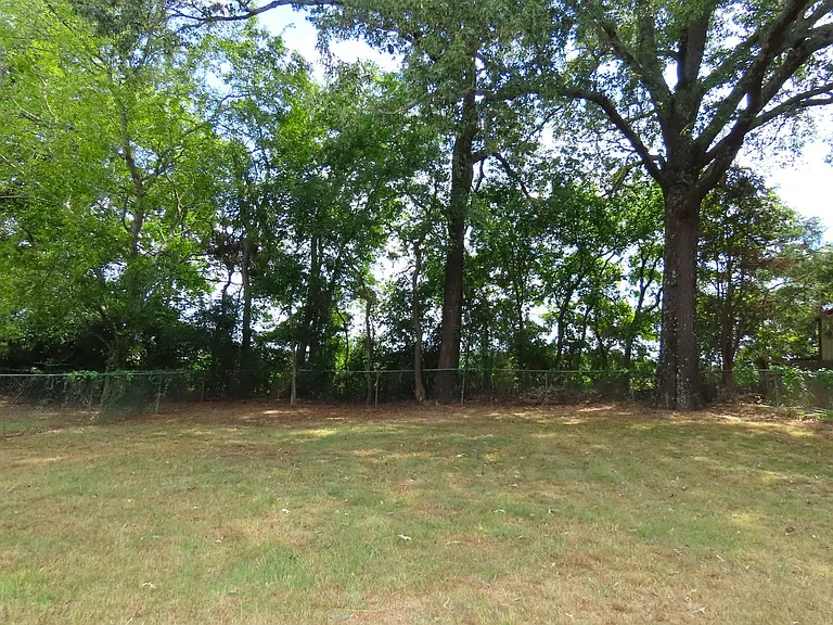 704 Kelli — Photo 34
