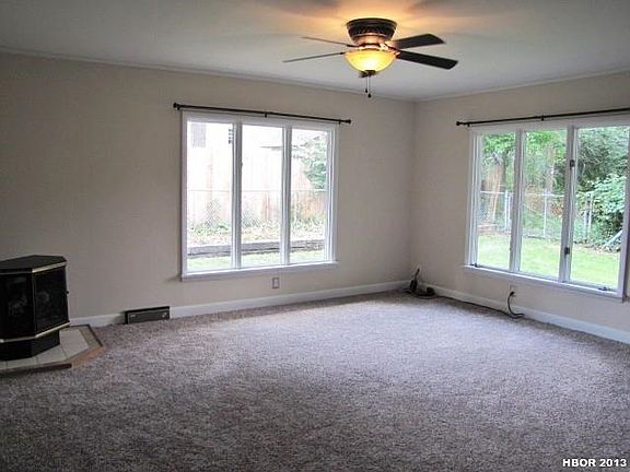 2nd image of 120 Woodley Ter