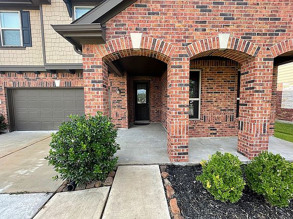 3rd image of 3122 Laurel Bend Ln