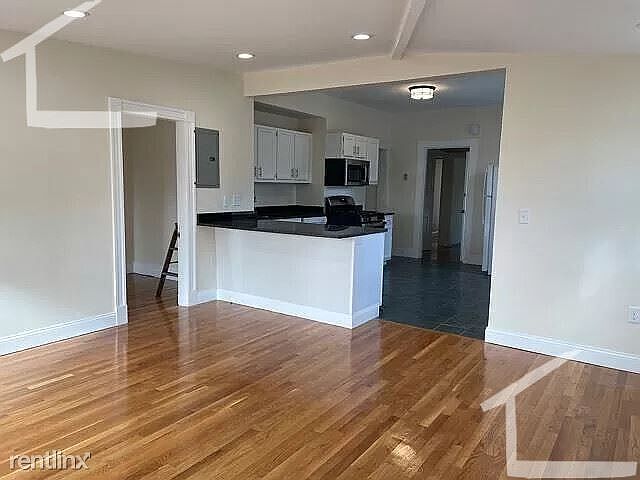 2574 Massachusetts Ave. Cambridge (East Cambridge) Unit Ph