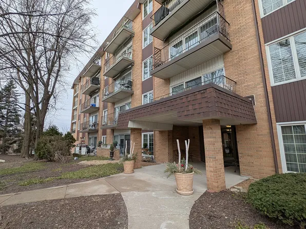 445 N Park Blvd APT 4E, Glen Ellyn, IL 60137